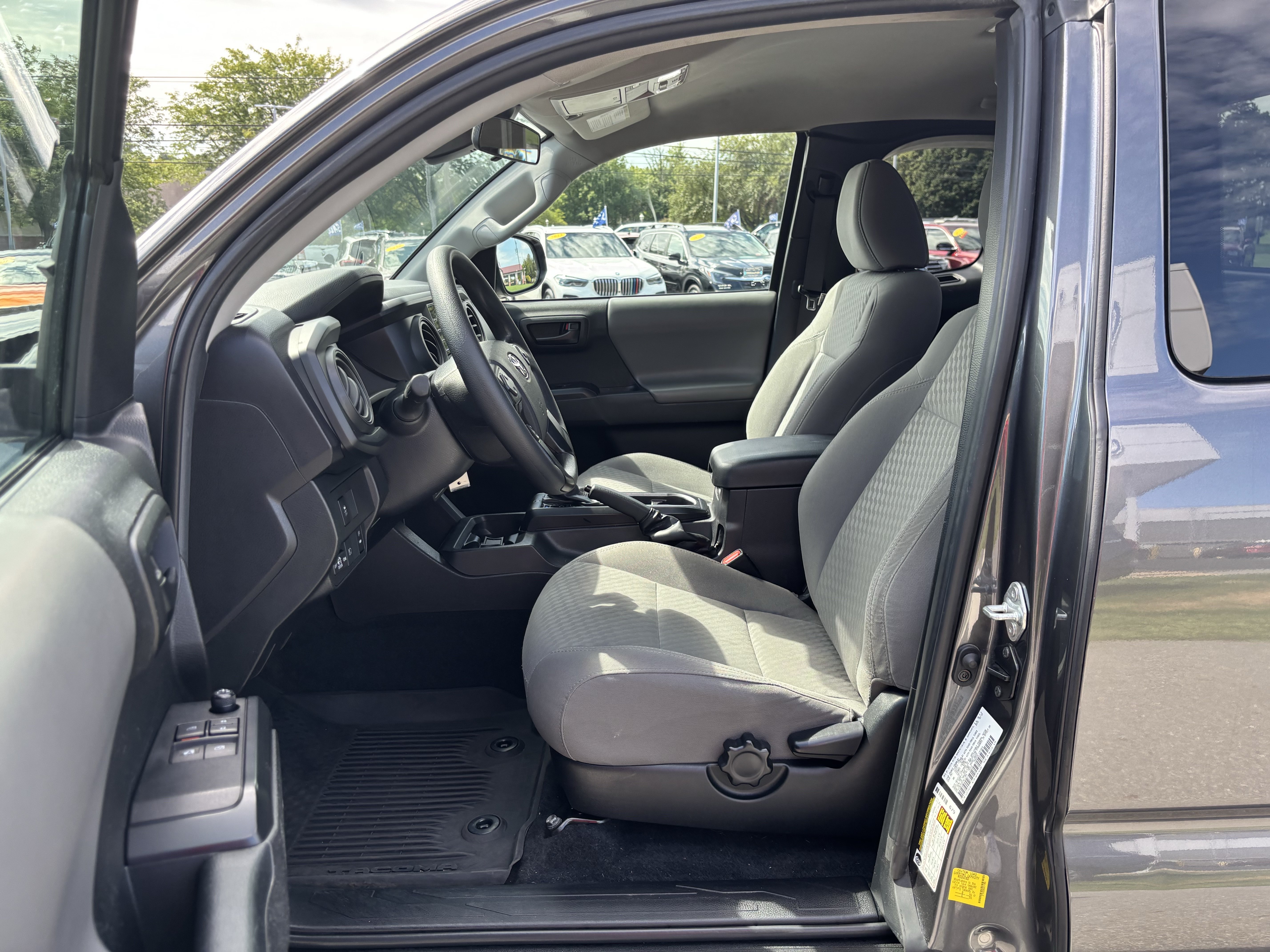 Used 2022 Toyota Tacoma SR AWD/4WD image 16