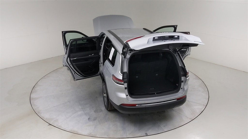 Used 2025 Jeep Grand Cherokee L Limited image 53