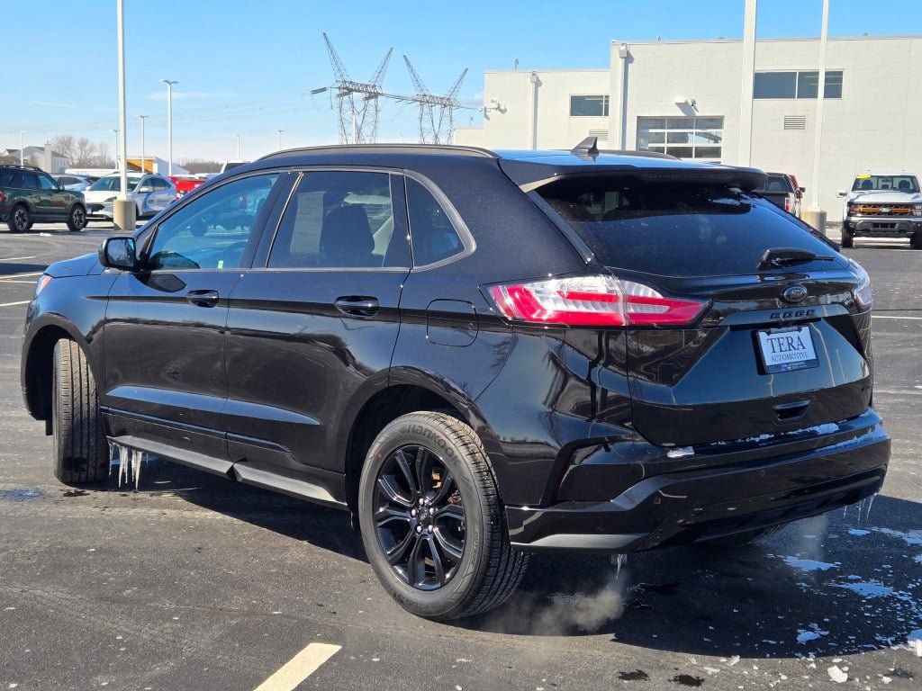 Certified 2024 Ford Edge SE w/ Black Appearance Package AWD/4WD image 17