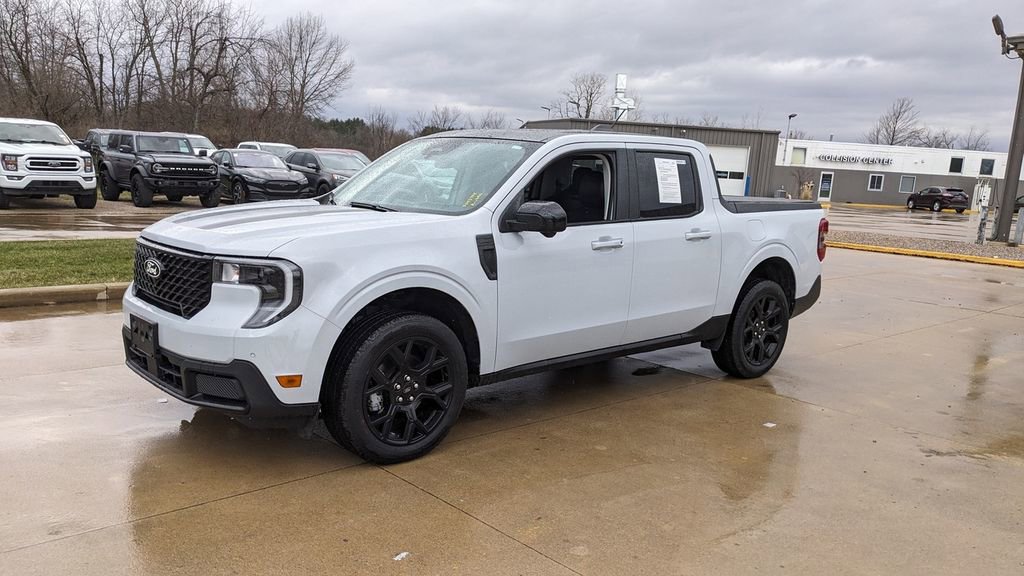 Certified 2025 Ford Maverick Lariat w/ Black Appearance Package image 7