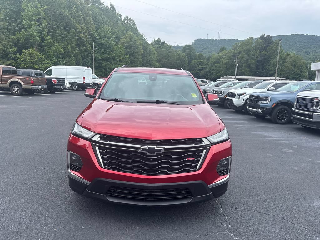 Used 2022 Chevrolet Traverse RS FWD image 2