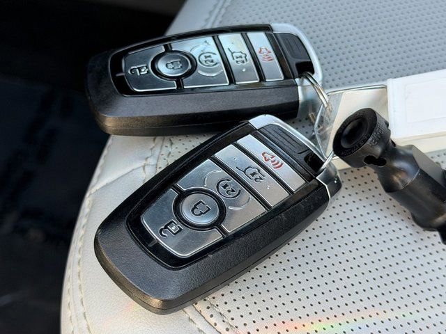 Certified 2025 Ford Expedition Max Platinum image 34