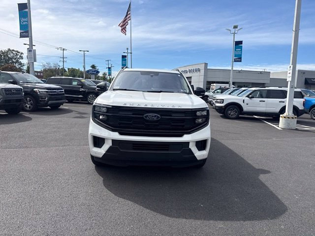 Certified 2025 Ford Expedition Active AWD/4WD image 2