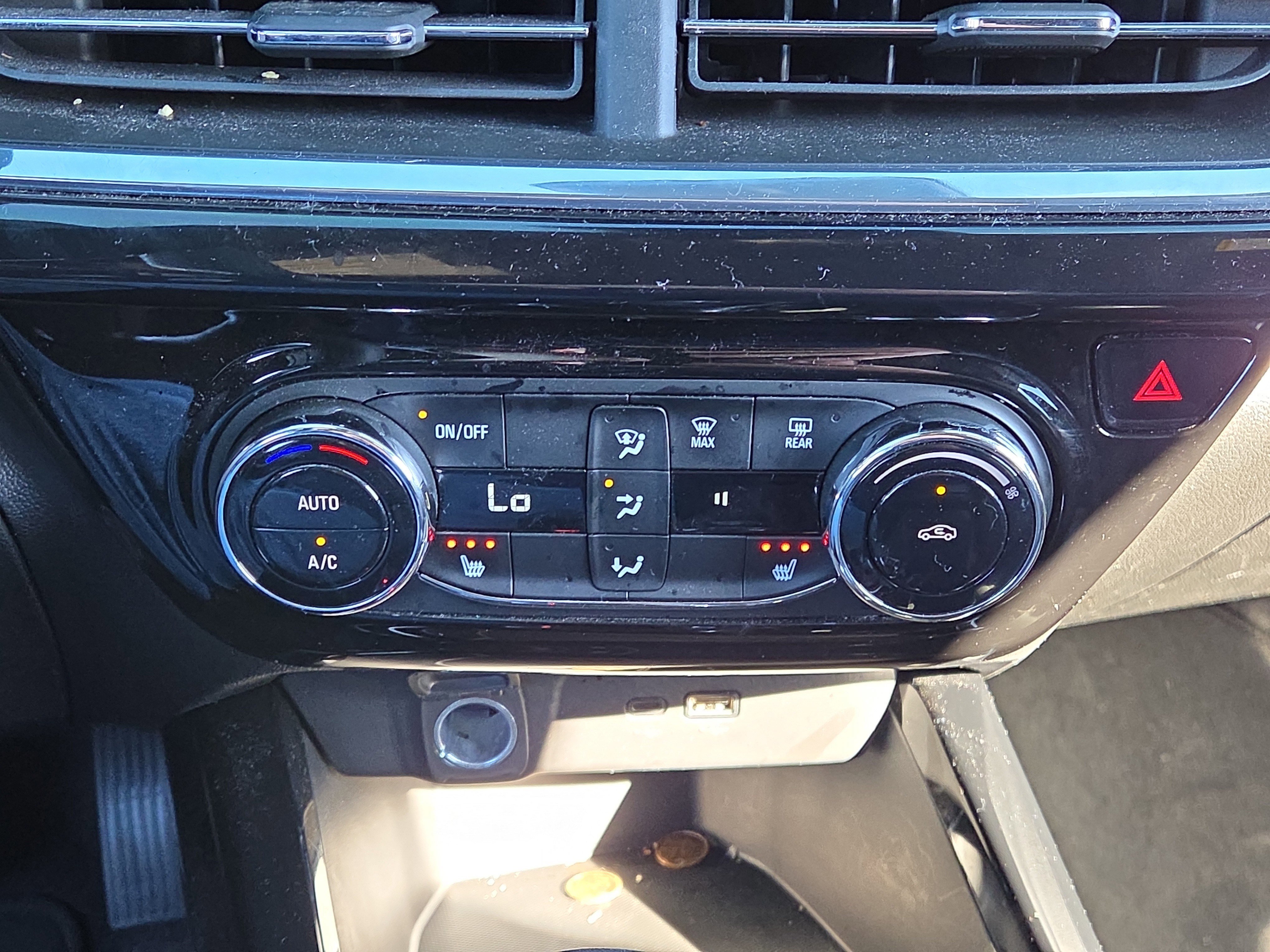 Used 2024 Chevrolet Trax RS w/ Driver Confidence Package FWD image 25