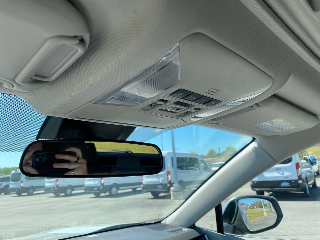 Used 2022 Toyota RAV4 XLE AWD/4WD image 25