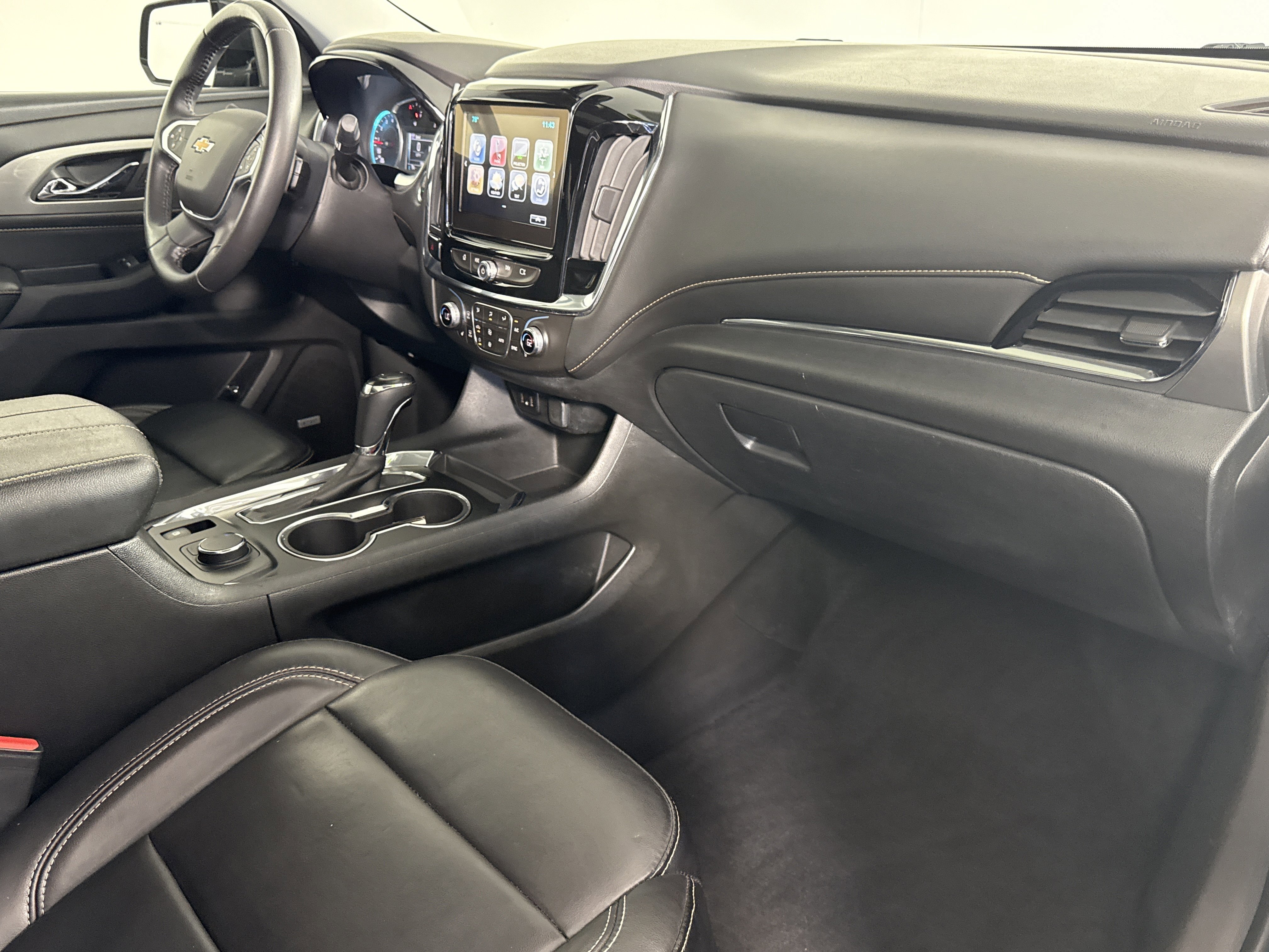 Used 2018 Chevrolet Traverse LT image 9