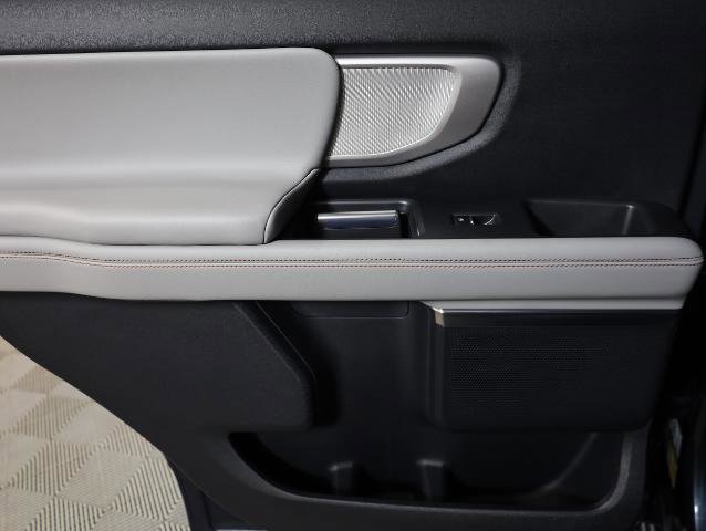 Certified 2025 Ford Expedition Active image 33