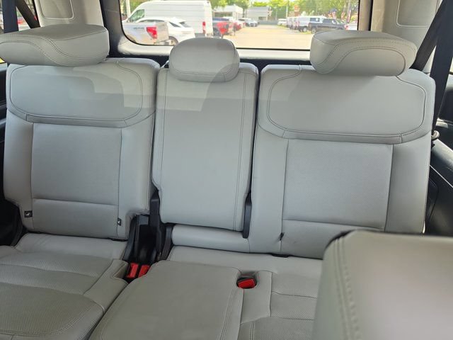 Certified 2025 Ford Expedition Max Platinum w/ Driver's Package AWD/4WD image 16