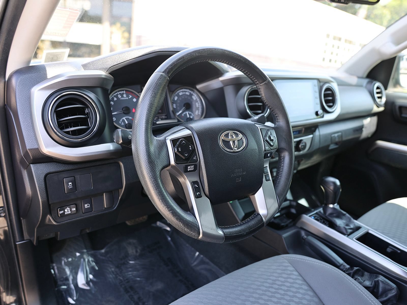 Used 2021 Toyota Tacoma SR5 AWD/4WD image 19