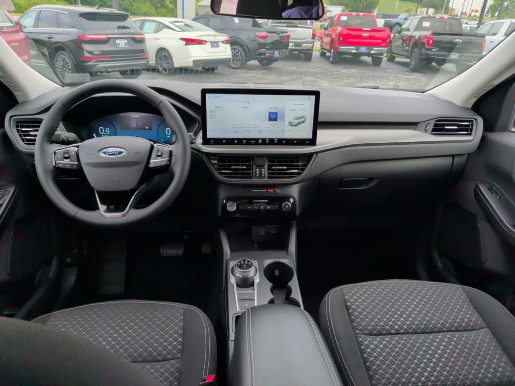Certified 2023 Ford Escape Active w/ Tech Pack #2 FWD image 2