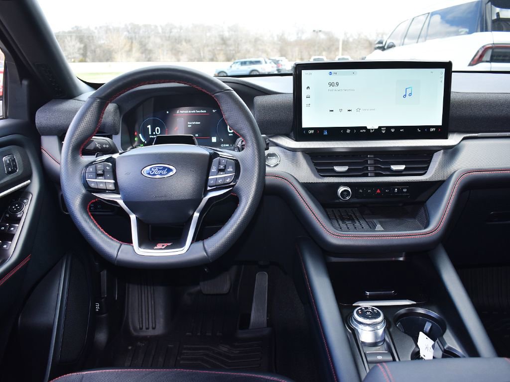 Certified 2025 Ford Explorer ST AWD/4WD image 16