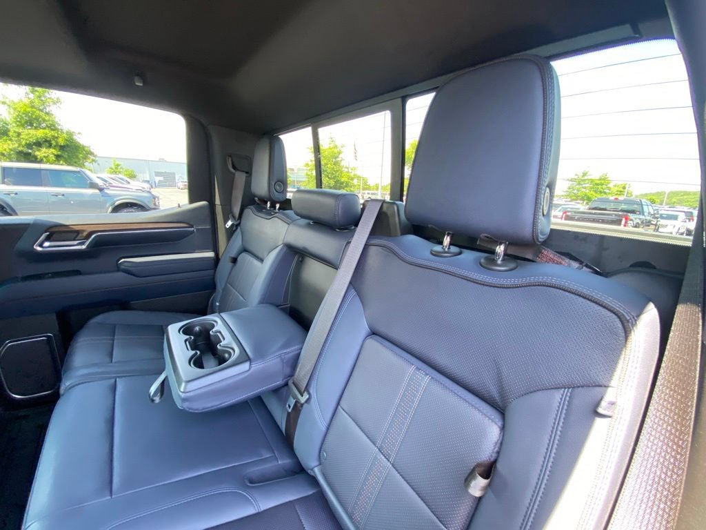 Used 2022 Chevrolet Silverado 1500 High Country w/ High Country Premium Package AWD/4WD image 24