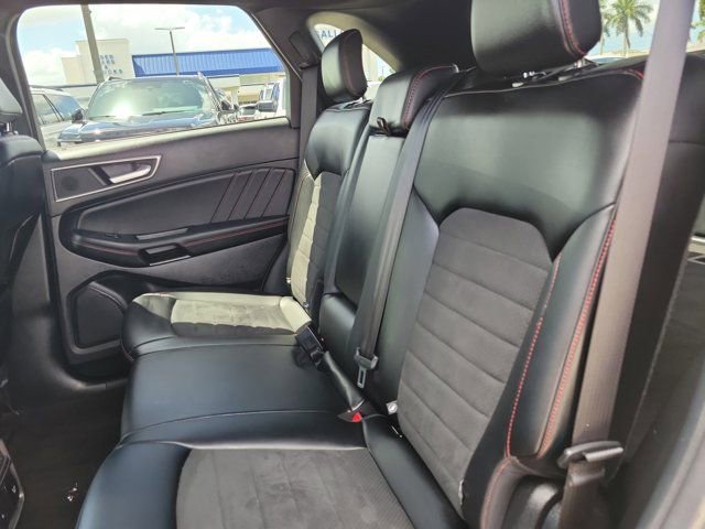 Certified 2020 Ford Edge ST-Line image 17
