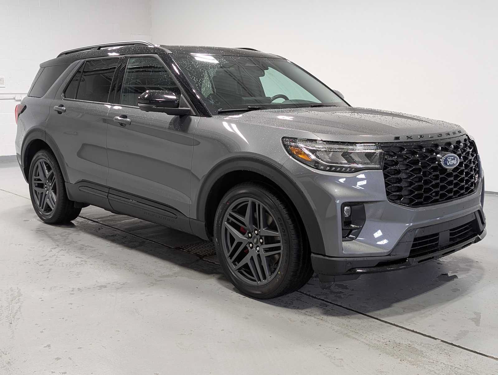 Certified 2025 Ford Explorer ST AWD/4WD image 6