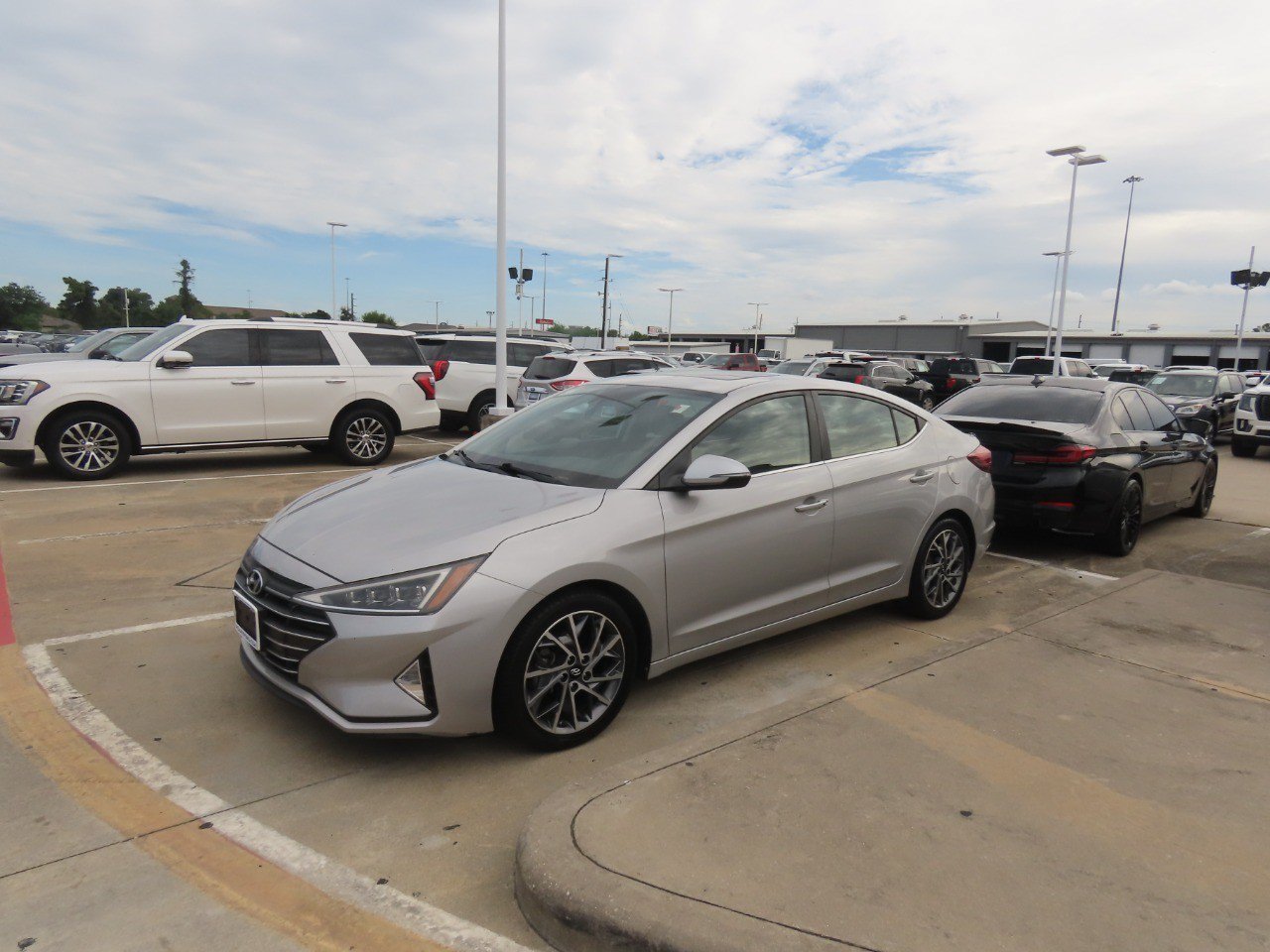 Used 2020 Hyundai Elantra Limited w/ Ultimate Package 03 FWD image 2