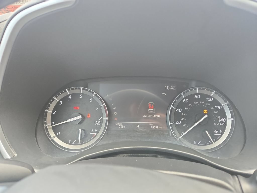 Used 2020 Toyota Highlander XLE AWD/4WD image 8