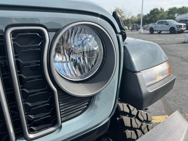 Used 2025 Jeep Gladiator Sport AWD/4WD image 11