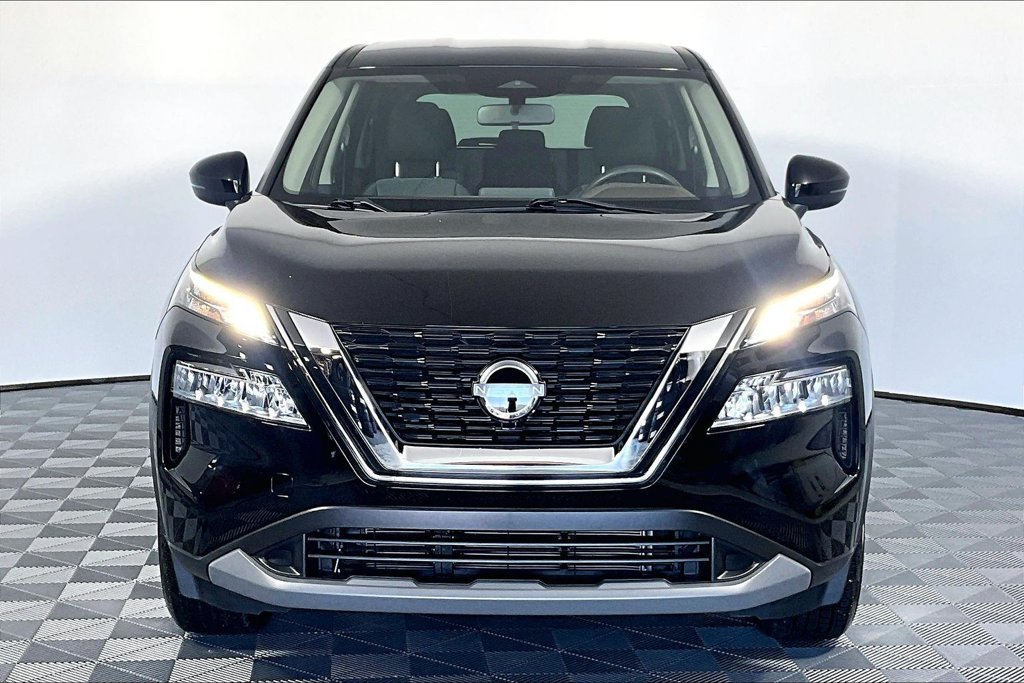 Used 2023 Nissan Rogue SV AWD/4WD image 3