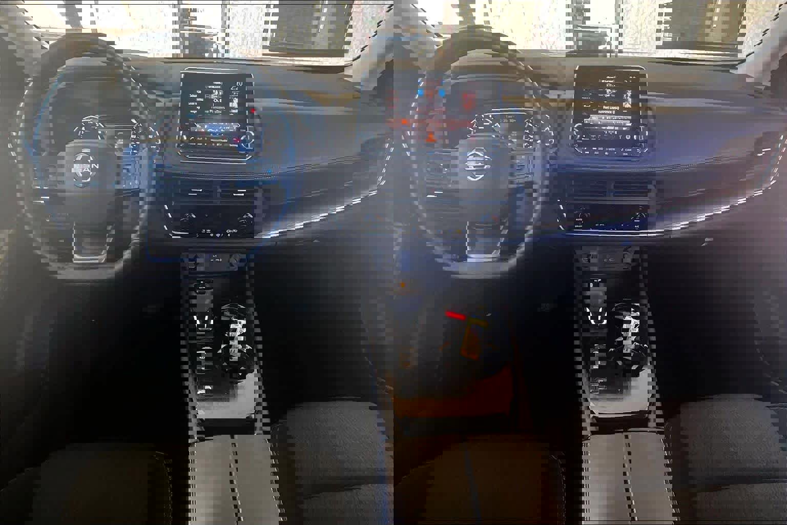 Used 2025 Nissan Rogue SV image 13