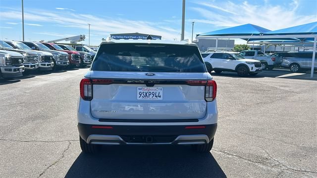 Certified 2025 Ford Explorer Platinum w/ LUX Leather Package AWD/4WD image 4