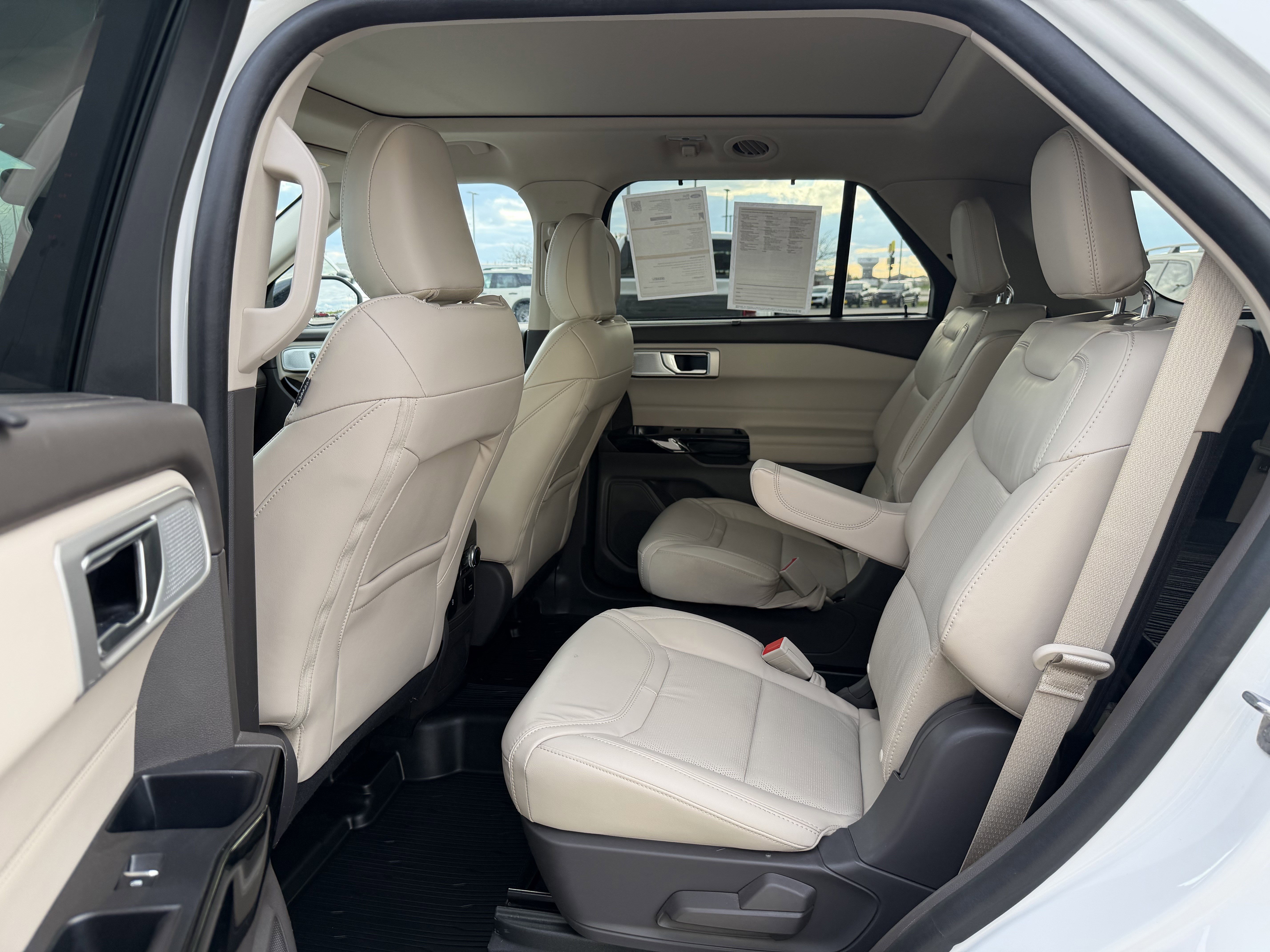Certified 2023 Ford Explorer Platinum w/ Technology Package AWD/4WD image 19