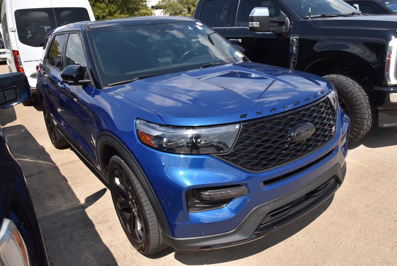 Certified 2022 Ford Explorer ST w/ Equipment Group 401A AWD/4WD image 4