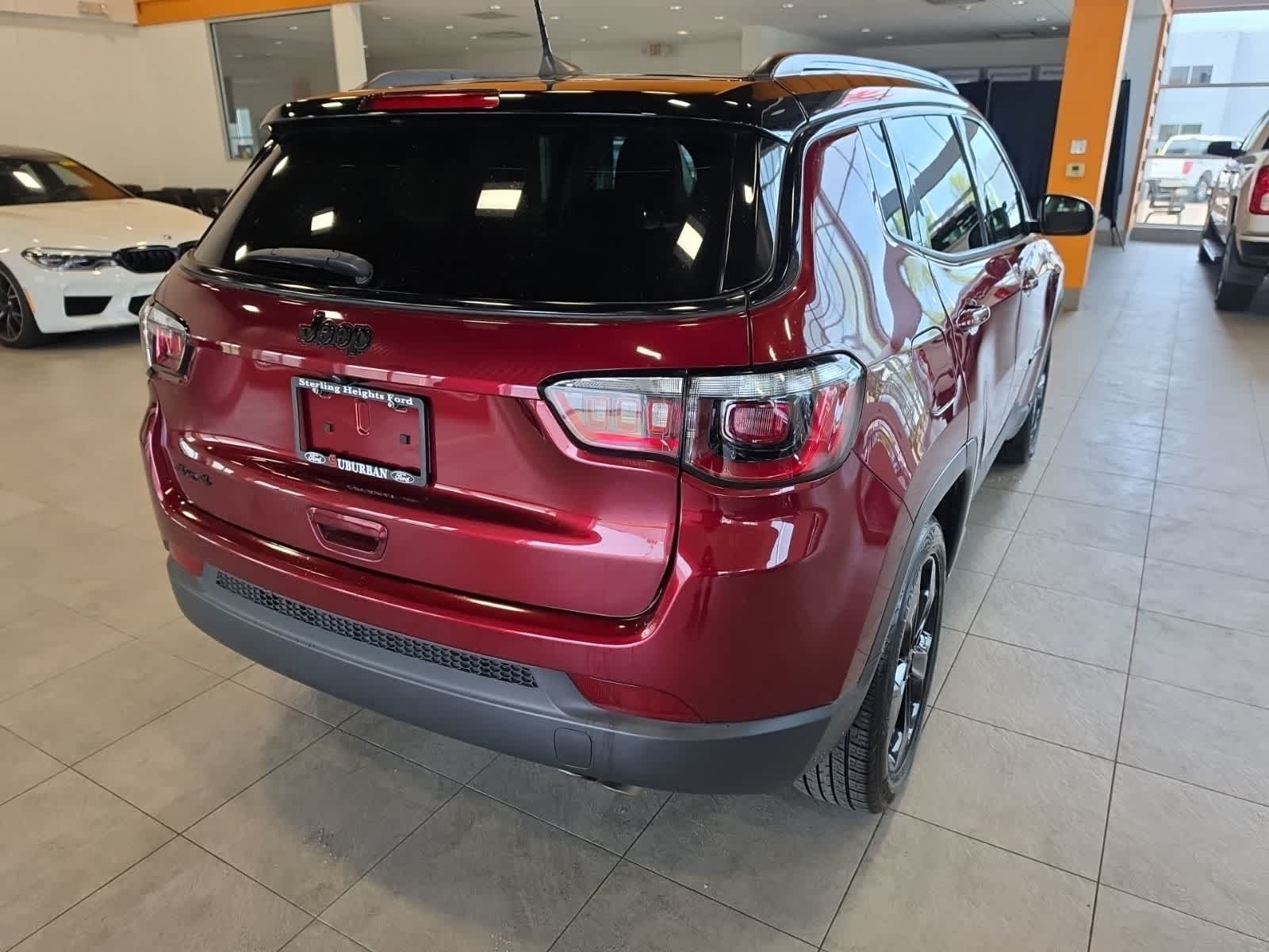 Used 2021 Jeep Compass Latitude w/ Sun and Sound Group AWD/4WD image 8
