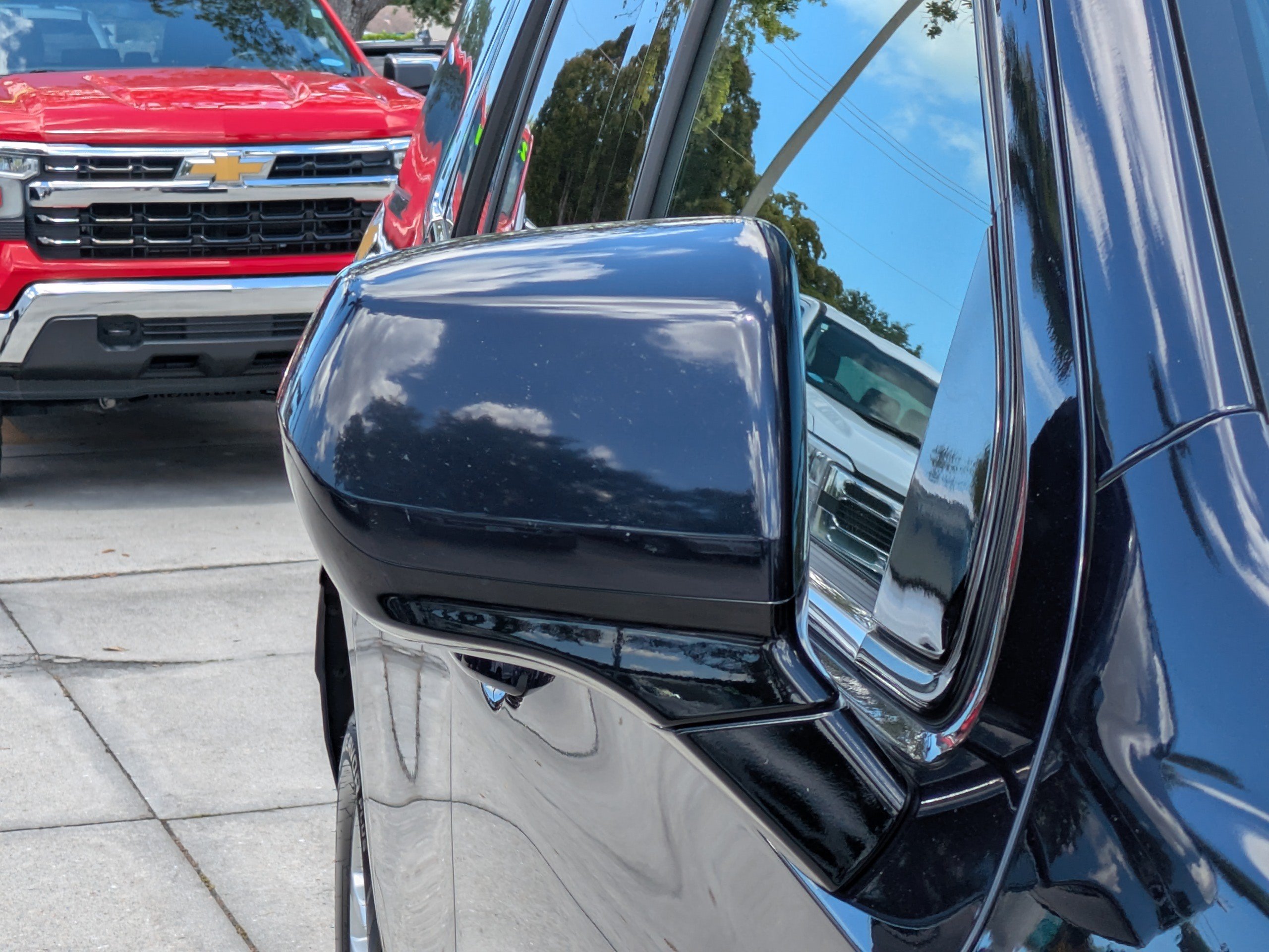 Used 2024 Chevrolet Tahoe LT RWD image 10