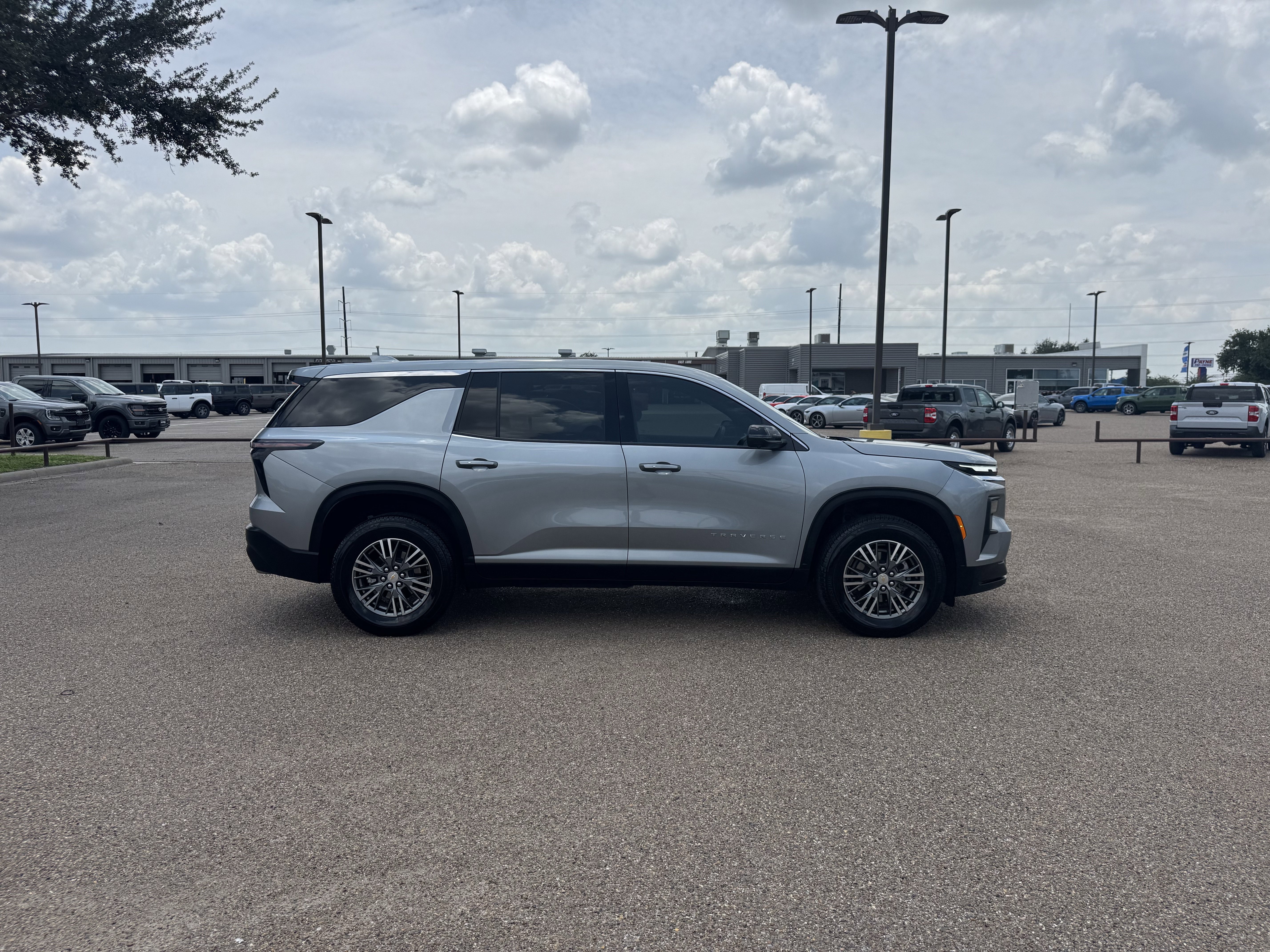 Used 2024 Chevrolet Traverse LS w/ LPO, Floor Liner Package FWD image 4