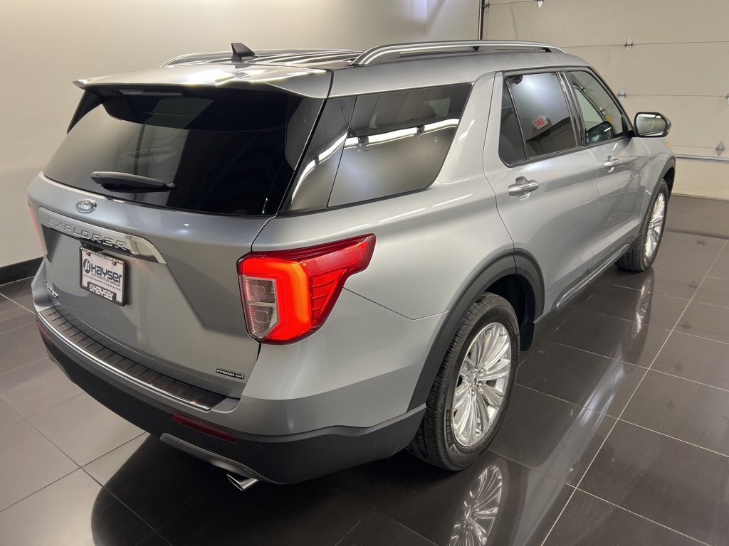 Certified 2023 Ford Explorer Limited w/ Hybrid Equipment Group 310A image 4