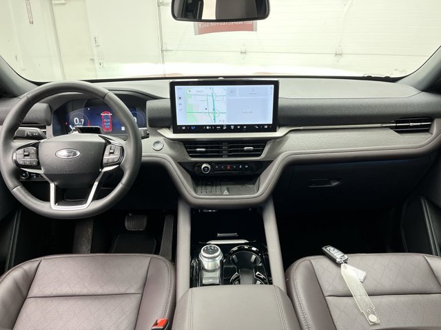 Certified 2025 Ford Explorer Platinum AWD/4WD image 4