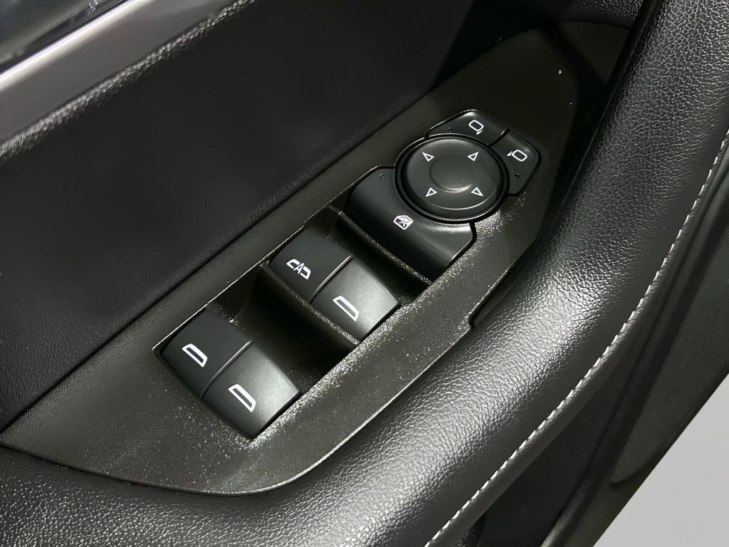 Used 2023 Chevrolet Blazer LT image 17