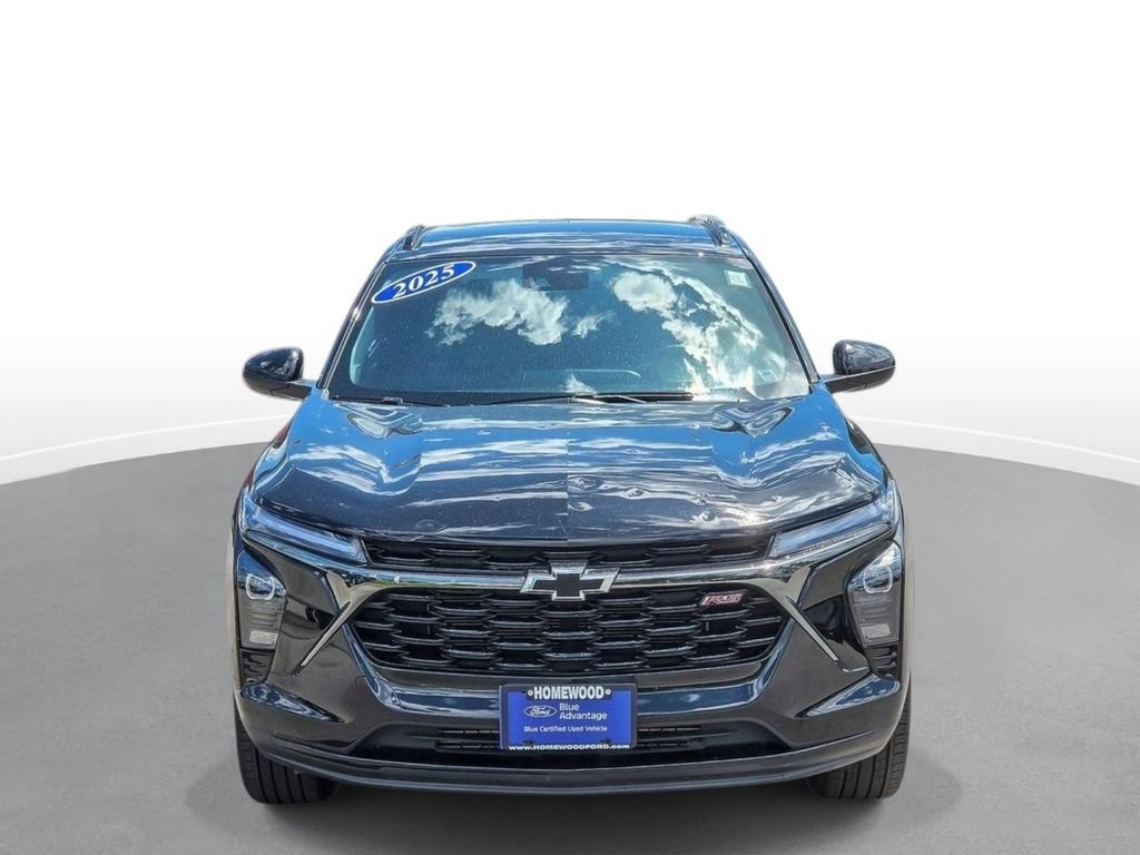 Used 2025 Chevrolet Trax RS w/ Driver Confidence Package FWD image 3