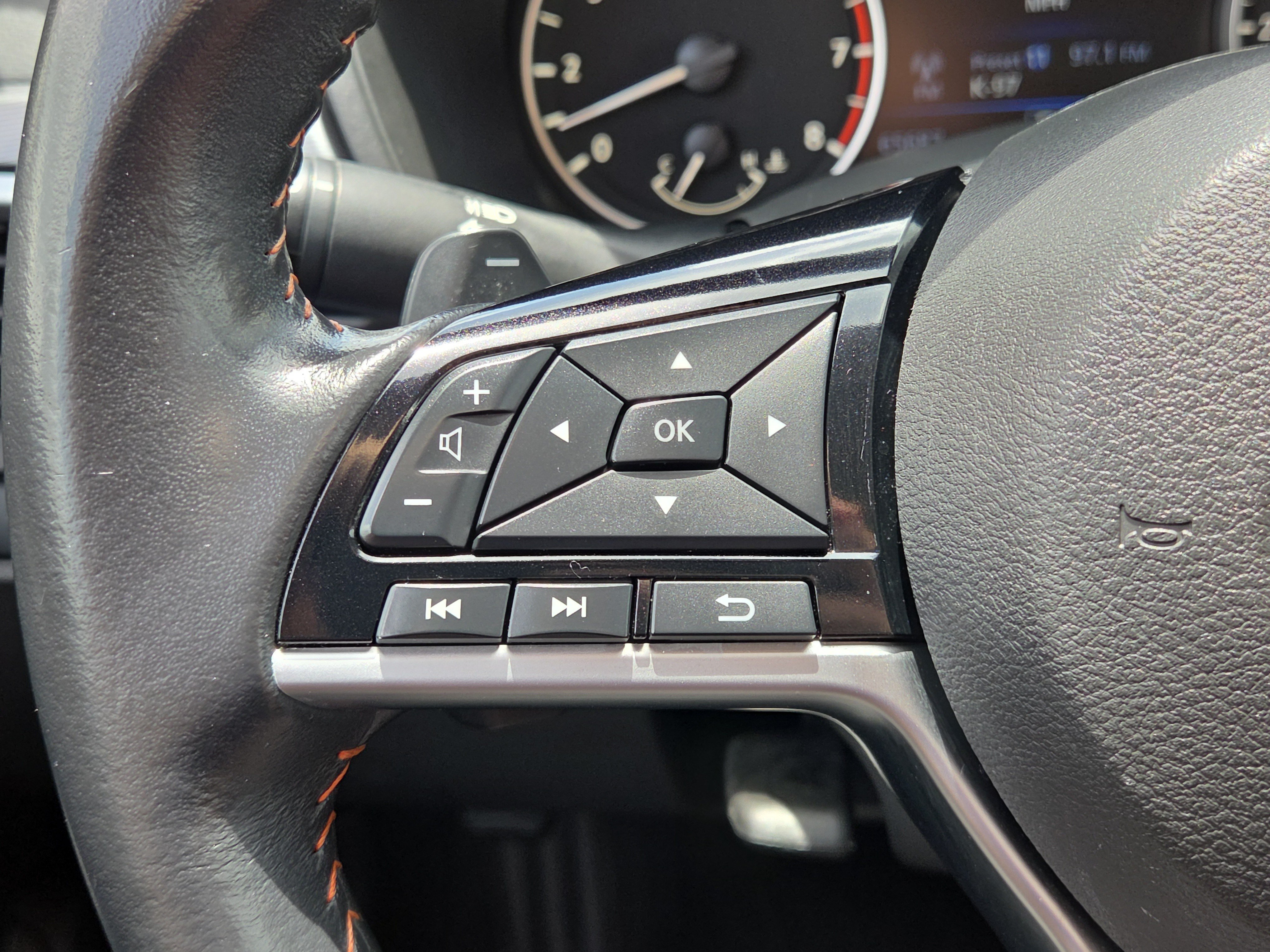 Used 2024 Nissan Altima 2.5 SR FWD image 15
