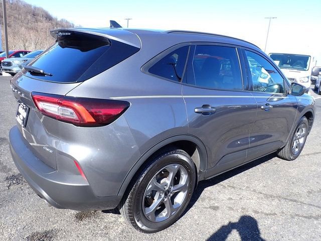 Certified 2025 Ford Escape ST-Line Select AWD/4WD image 4