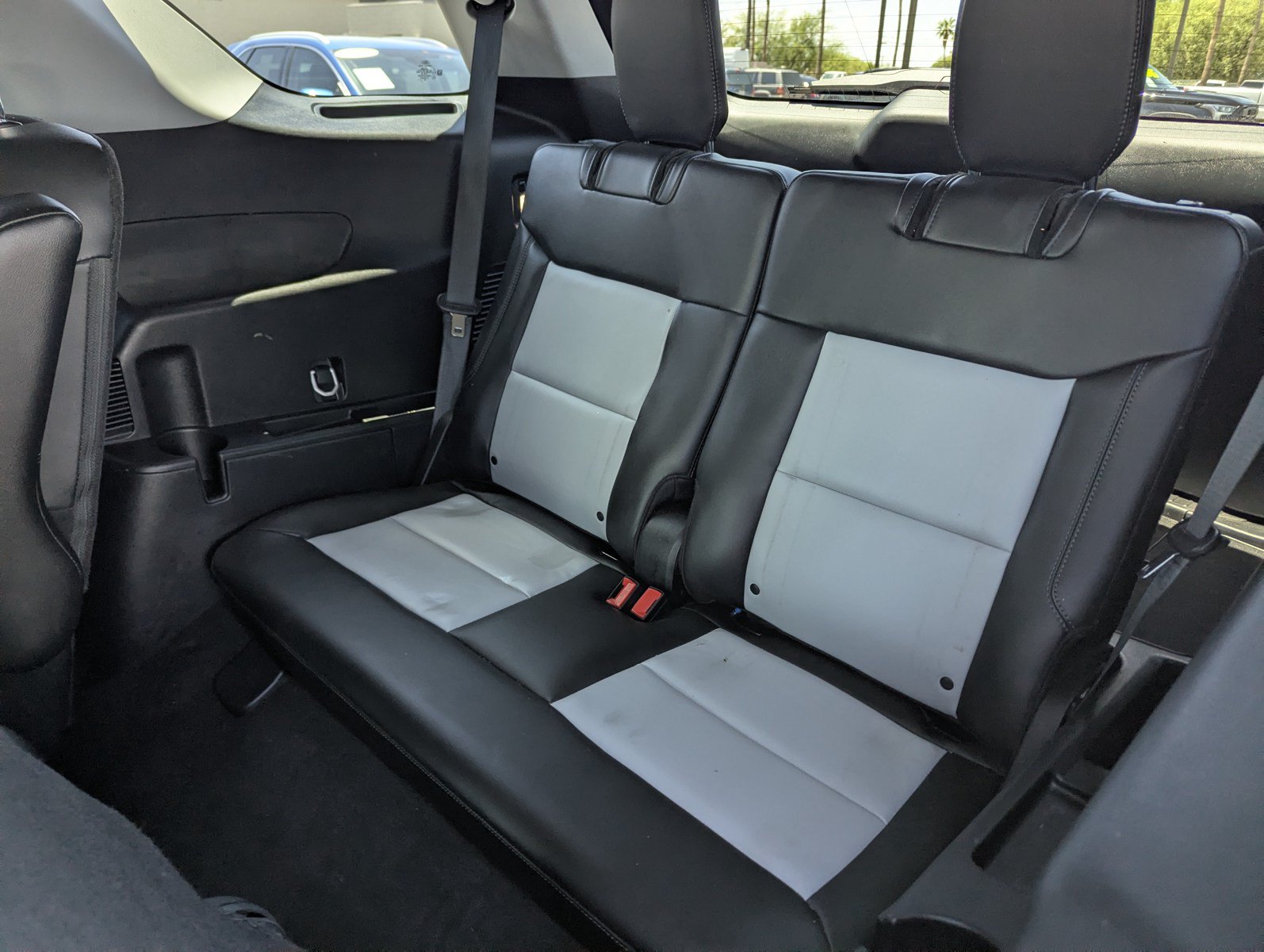 Certified 2023 Ford Explorer XLT w/ Equipment Group 202A RWD image 9