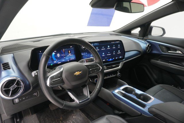 Used 2025 Chevrolet Equinox EV LT w/ Convenience Package FWD image 17
