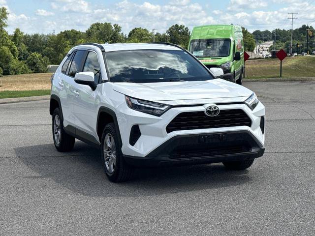 Used 2025 Toyota RAV4 XLE AWD/4WD image 3