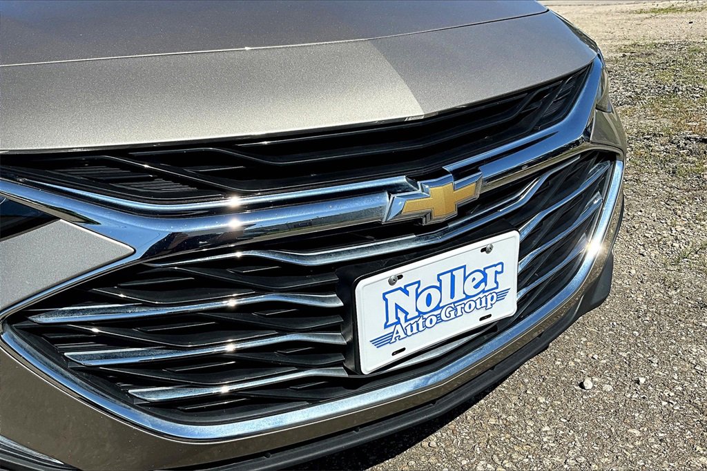 Used 2022 Chevrolet Malibu LS w/ Driver Confidence Package II image 28