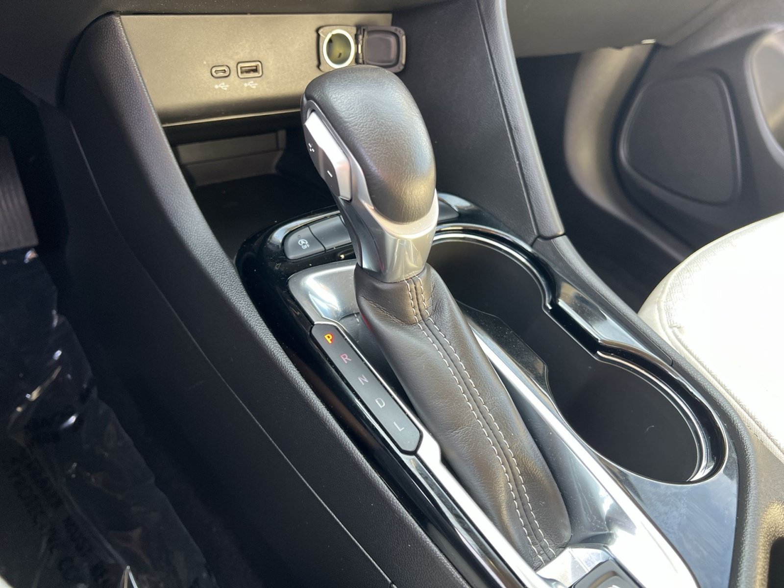 Used 2024 Buick Encore GX Preferred w/ Comfort Package FWD image 21