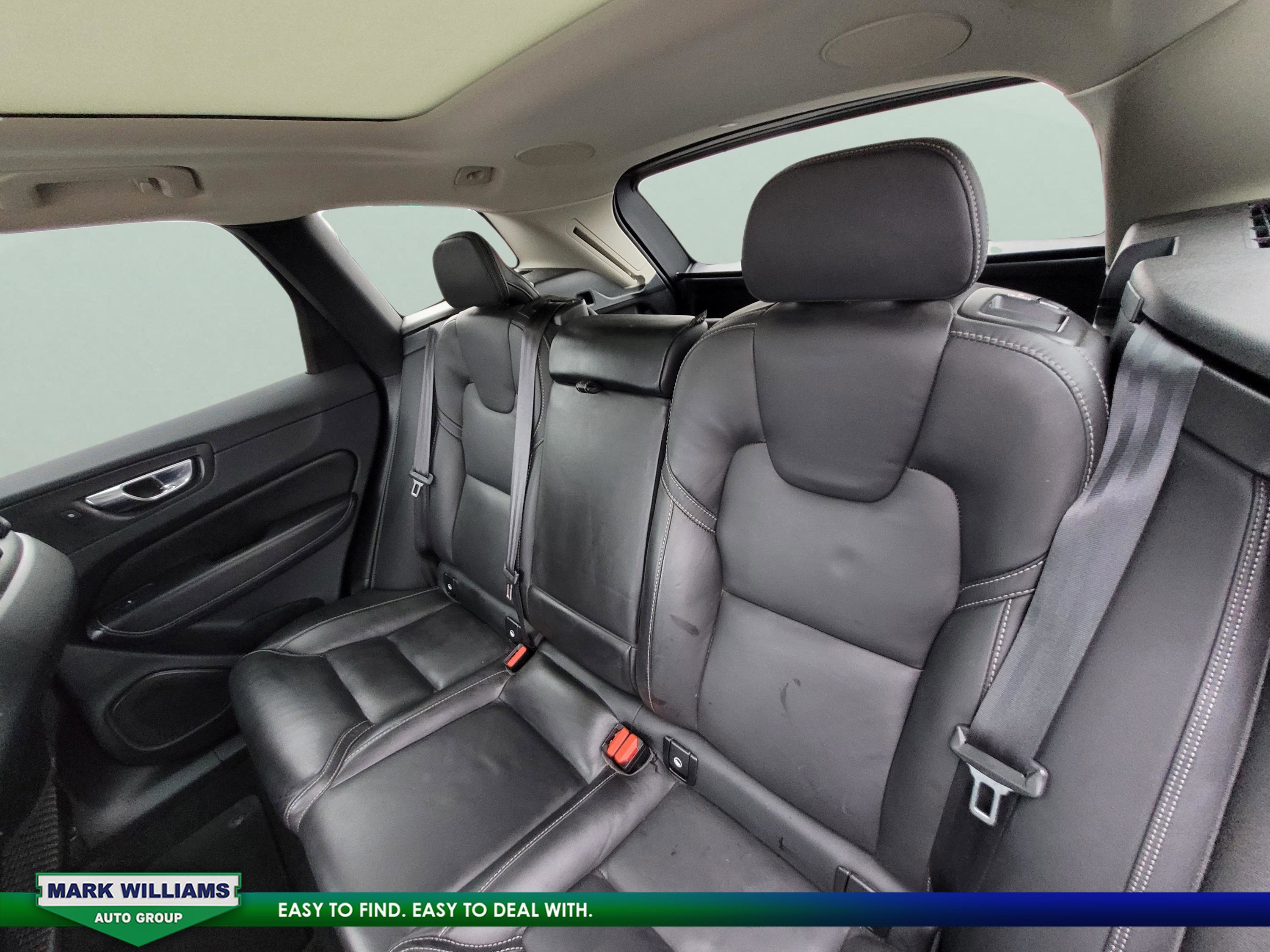 Used 2022 Volvo XC60 B5 Inscription w/ Advanced Package image 17