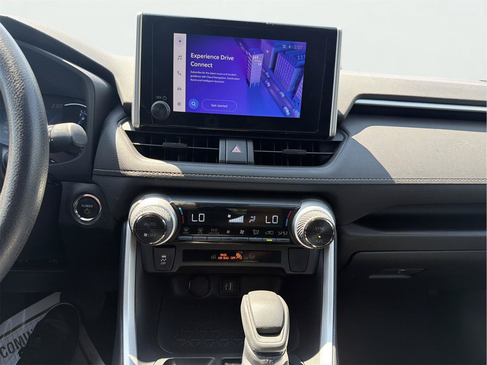 Used 2025 Toyota RAV4 XLE AWD/4WD image 12