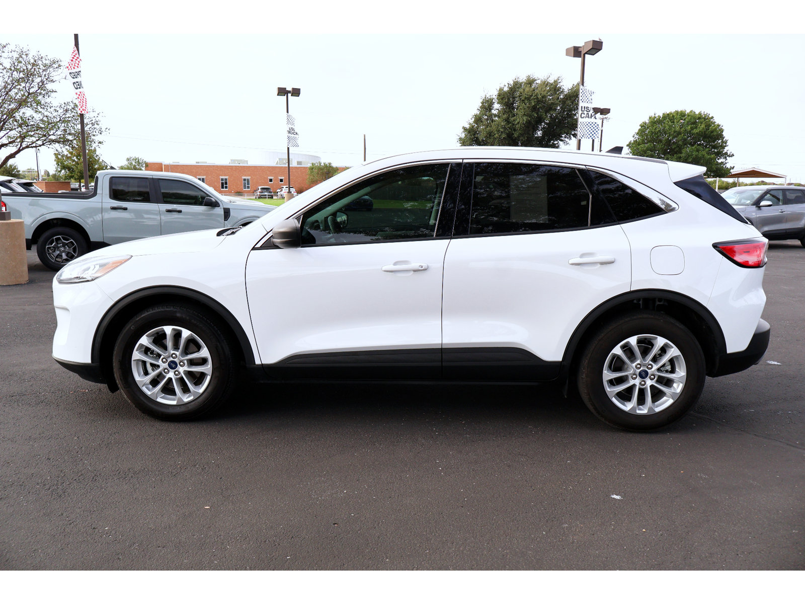 Certified 2022 Ford Escape SE w/ Convenience Package FWD image 2