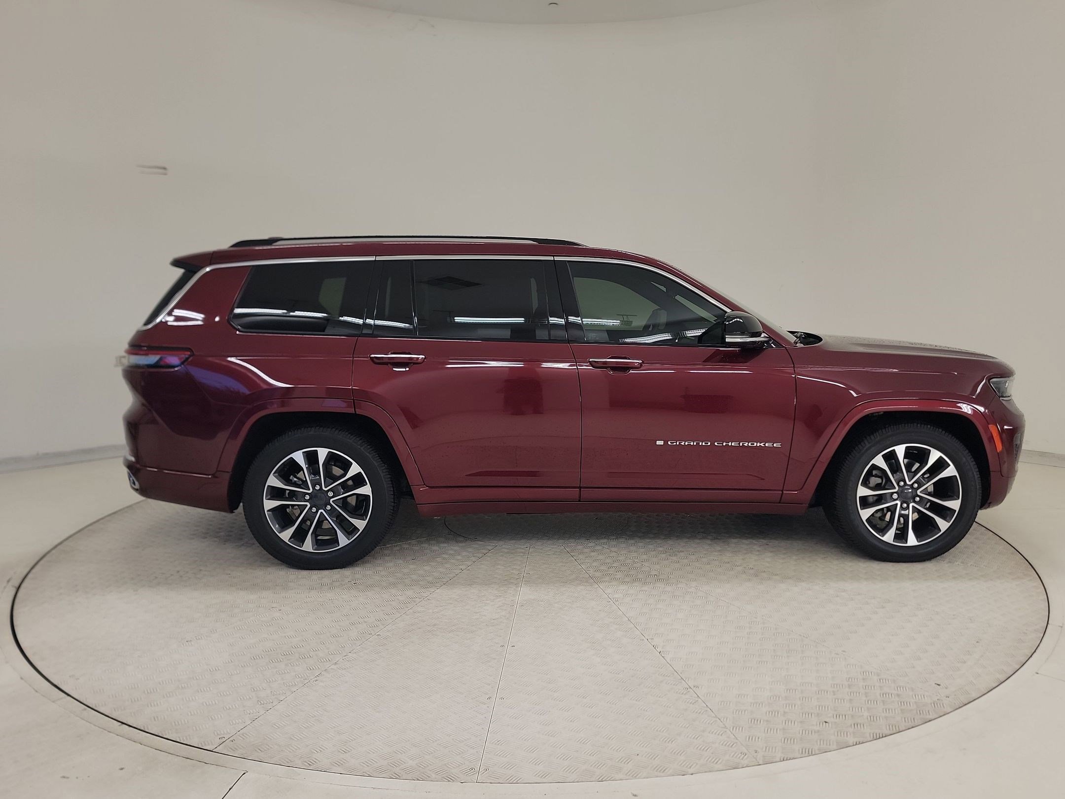 Used 2022 Jeep Grand Cherokee L Overland w/ Luxury Tech Group IV image 6