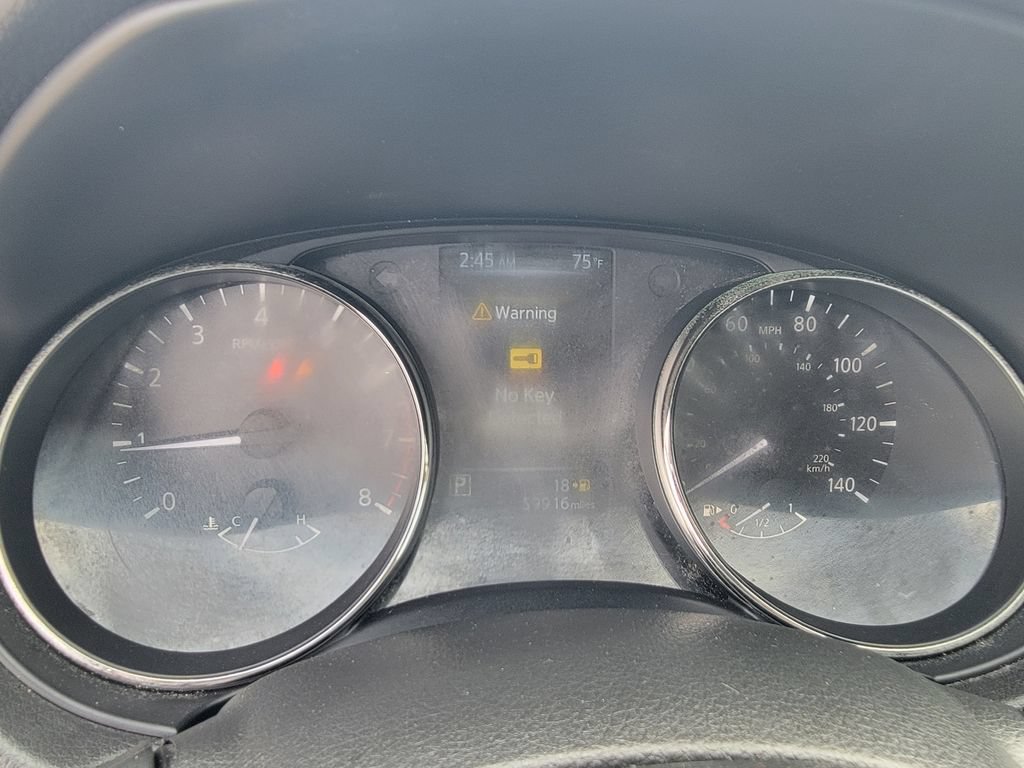 Used 2017 Nissan Rogue SV FWD image 25