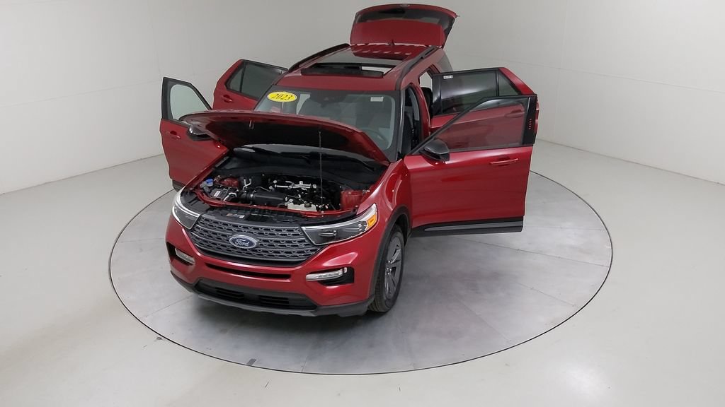 Certified 2023 Ford Explorer XLT w/ Equipment Group 202A AWD/4WD image 46