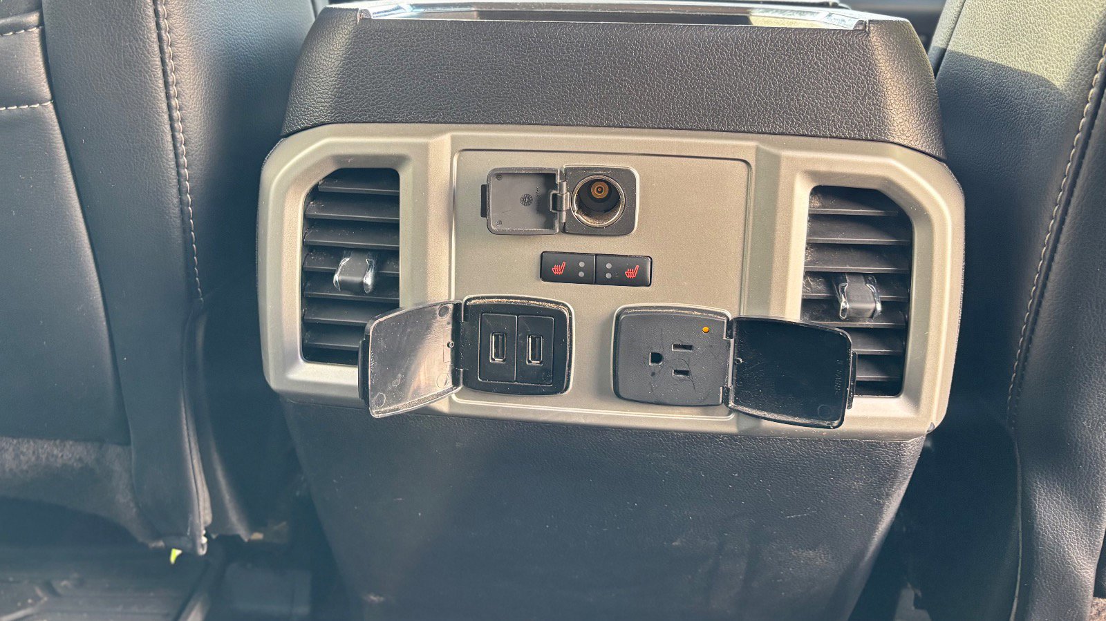 Certified 2019 Ford F150 Lariat w/ Equipment Group 502A Luxury image 26