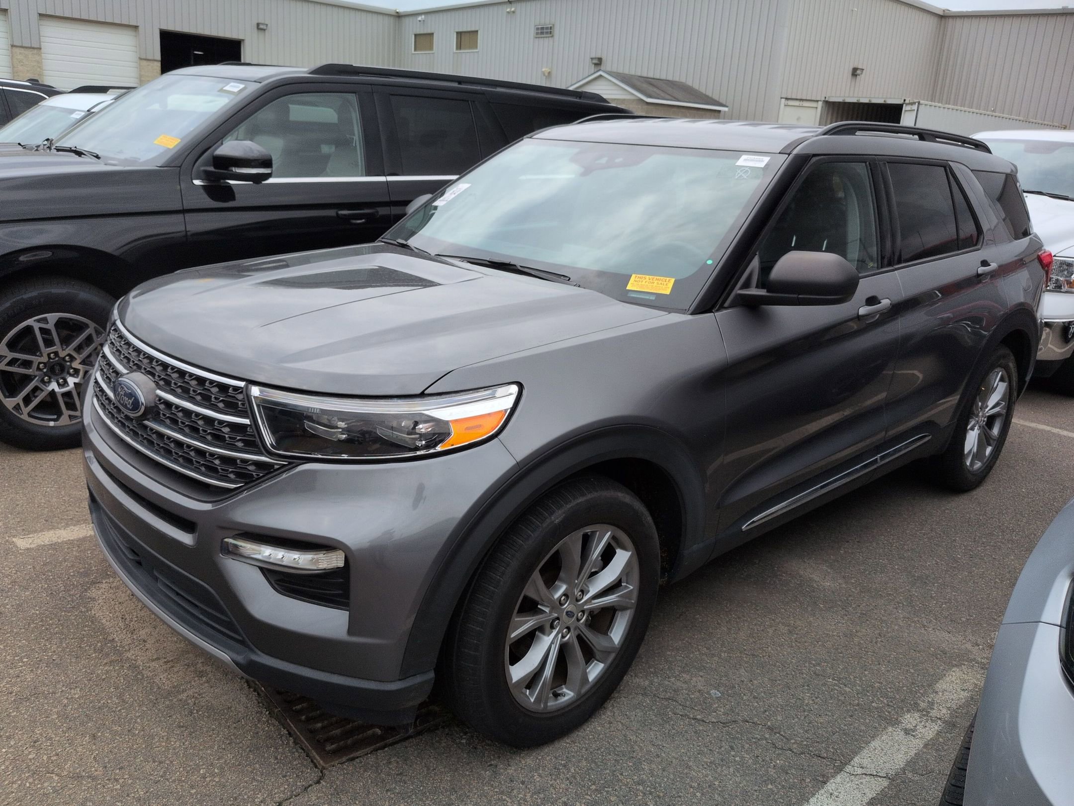 Certified 2023 Ford Explorer XLT w/ Equipment Group 202A RWD image 3