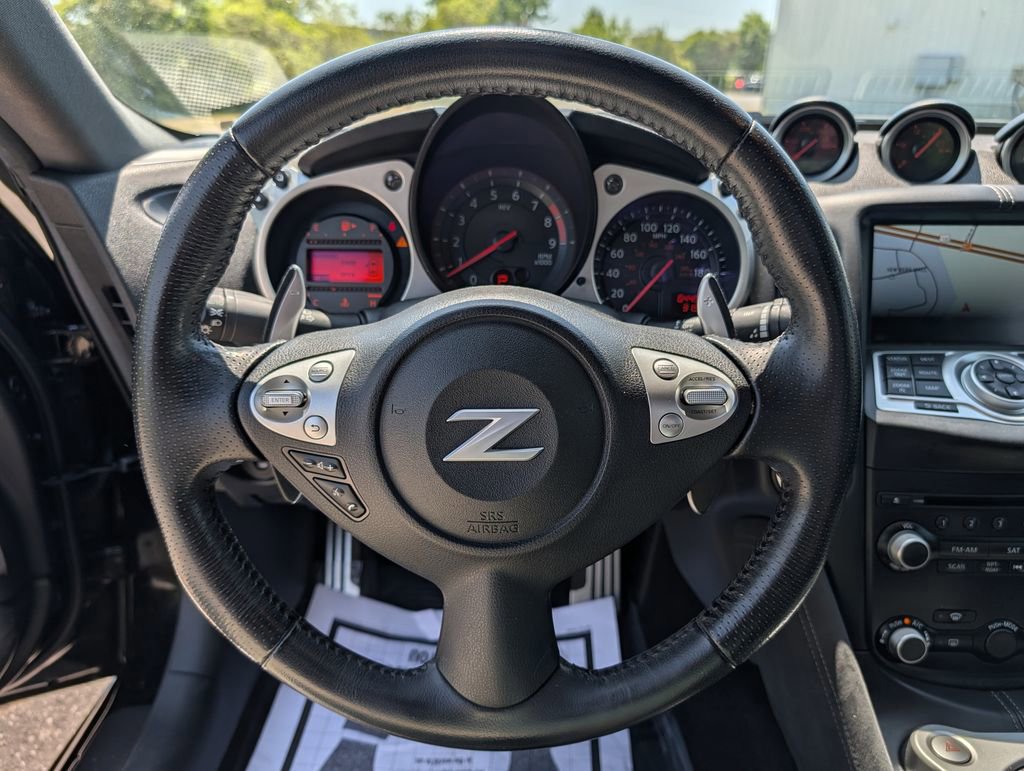 Used 2019 Nissan 370Z Touring RWD image 7