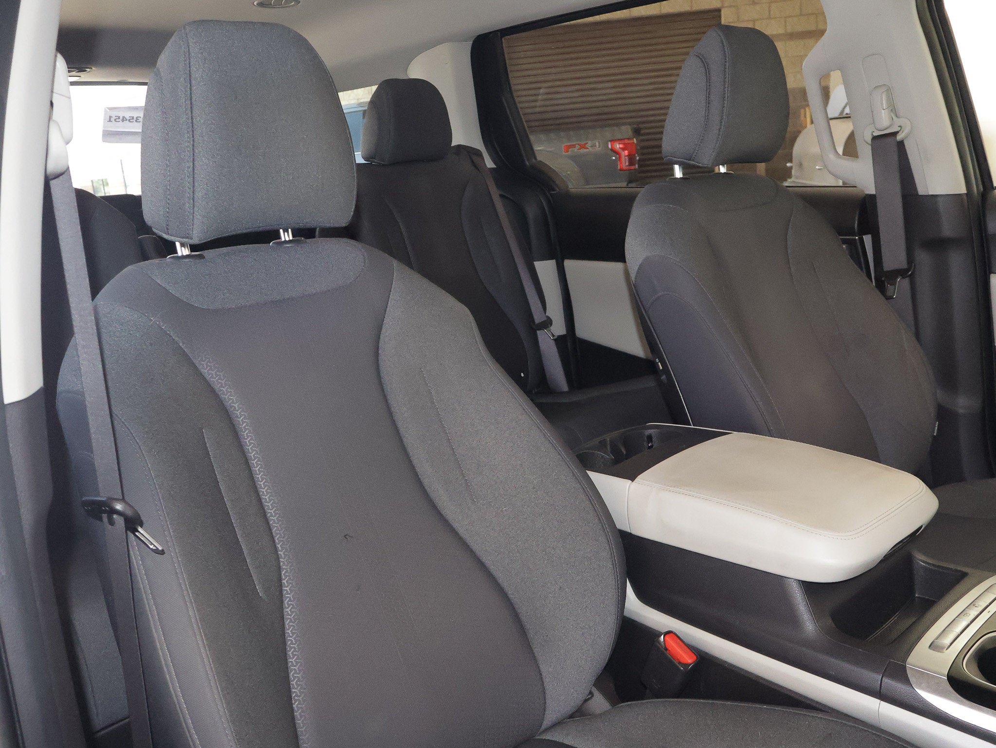 Used 2022 Kia Carnival LX FWD image 41